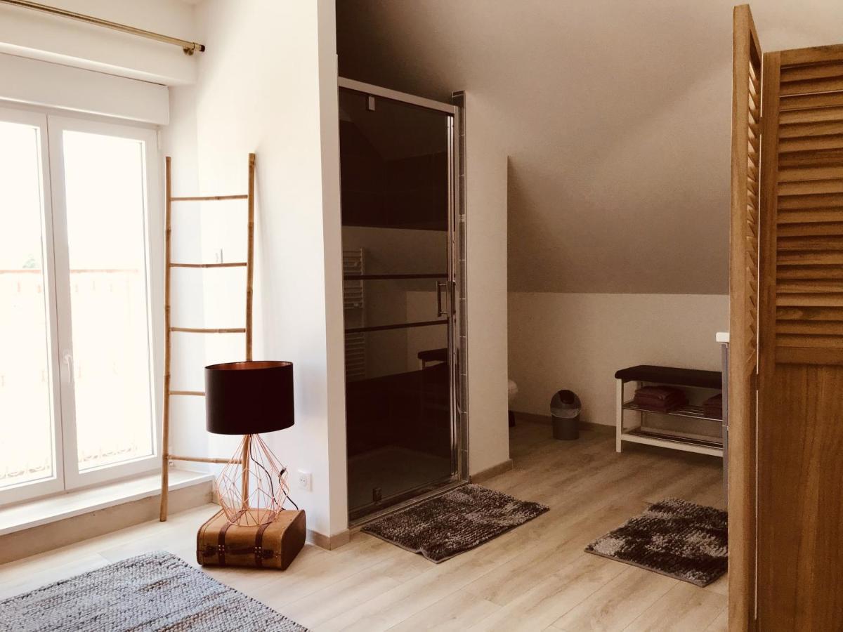 Apartment La *