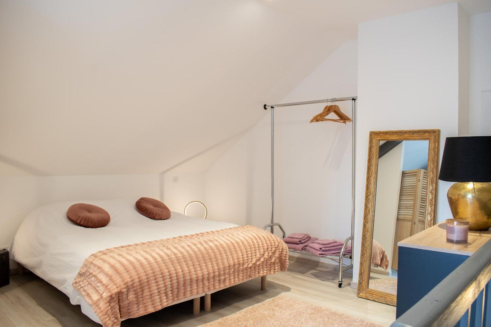 Apartment La *